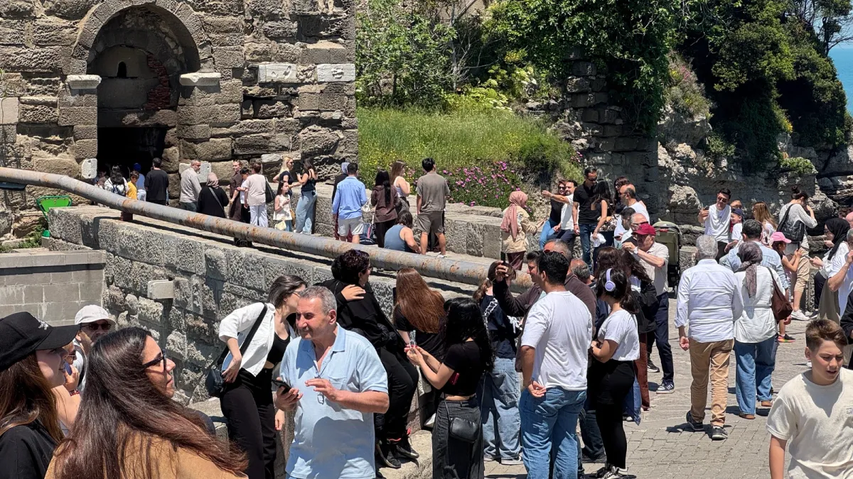 Amasra'da Kurban Bayramı Yoğunluğu: Tarihi ve Doğal Güzellikler Turist Akınına Uğradı