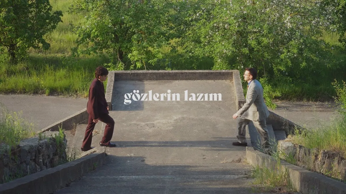 Gözlerin Lazım